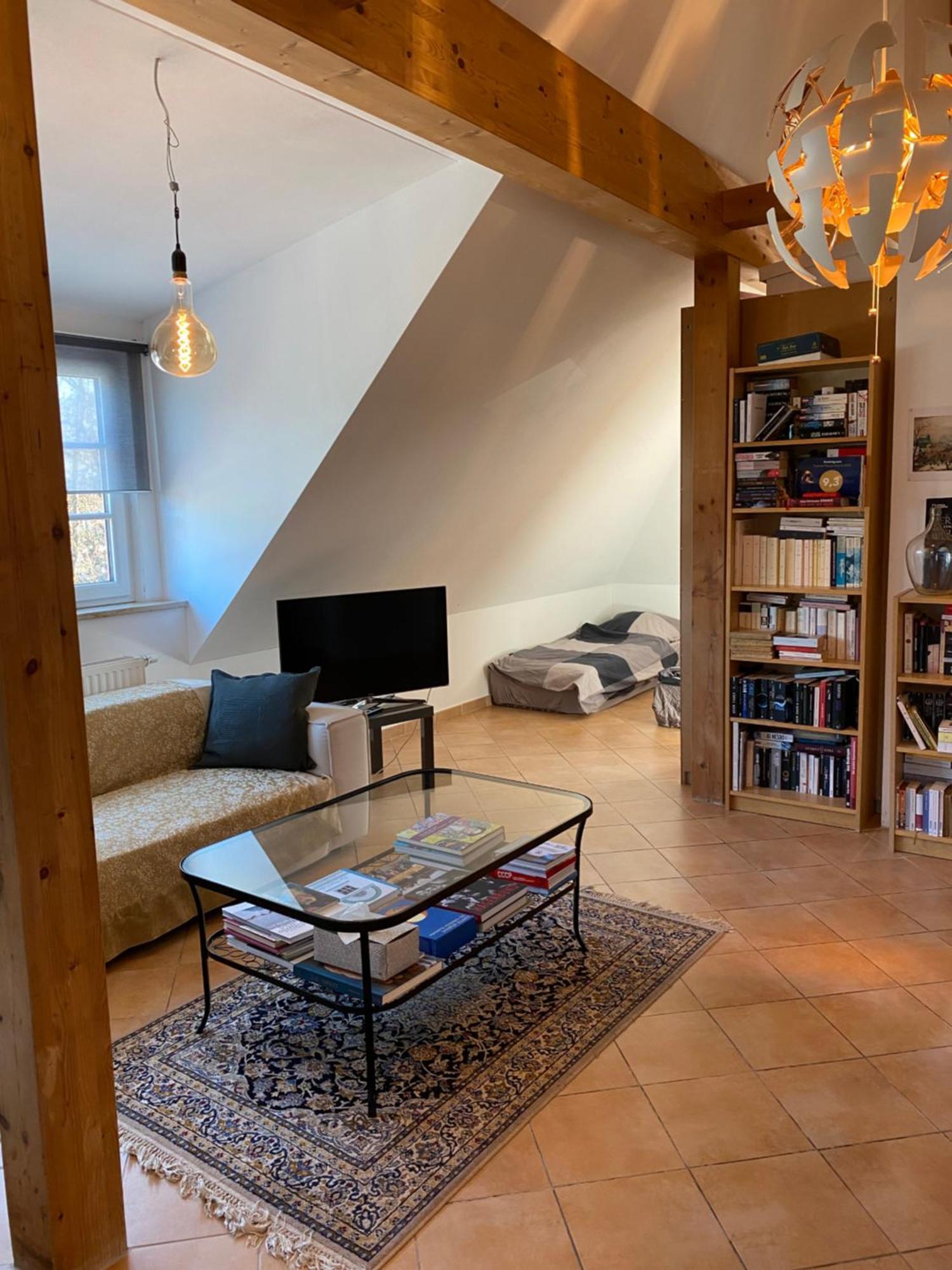 Helle Und Ruhige Dachgeschosswohnung 慕尼黑 外观 照片