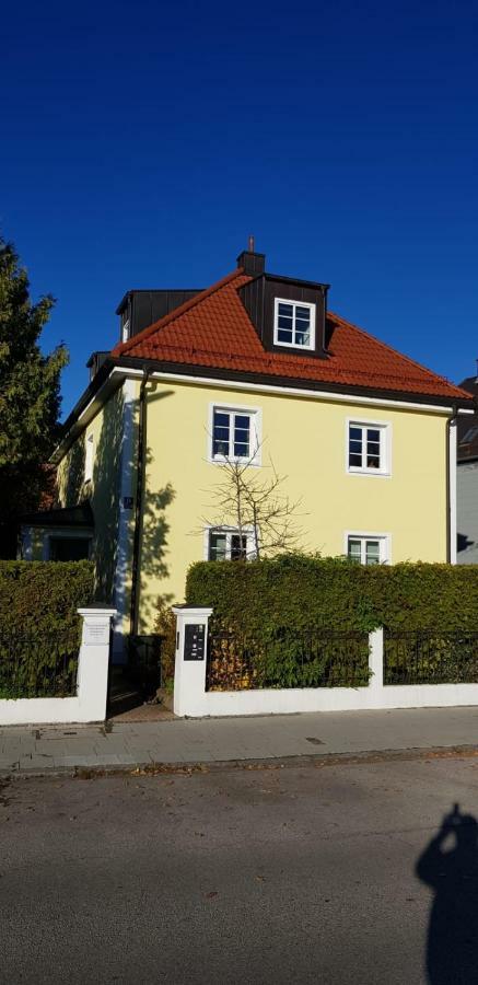 Helle Und Ruhige Dachgeschosswohnung 慕尼黑 外观 照片